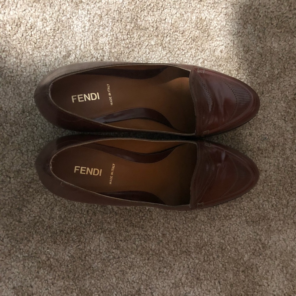Fendi heels size Eu 40. Fit like US 9.